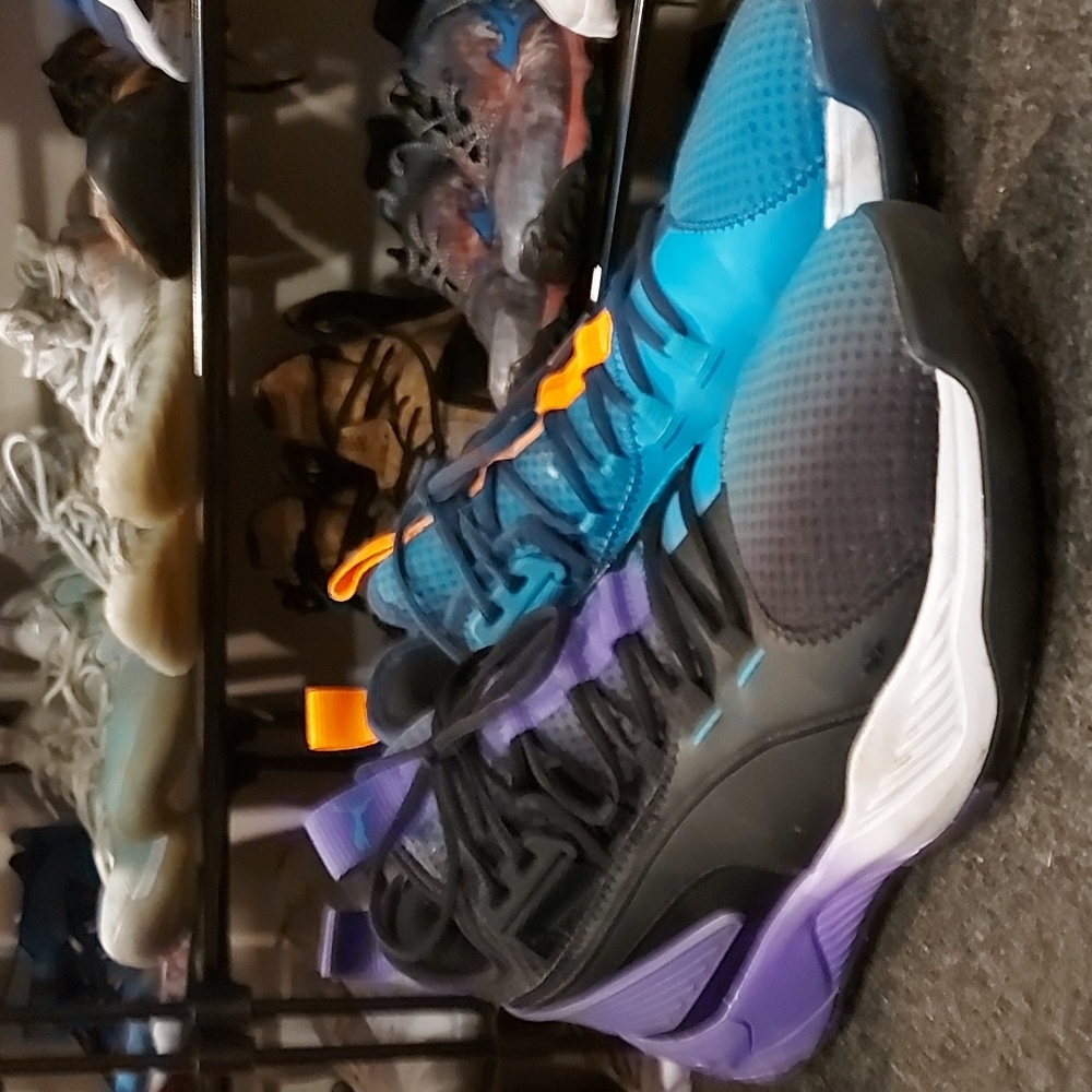 Puma Uproar Charlotte basketball shoes